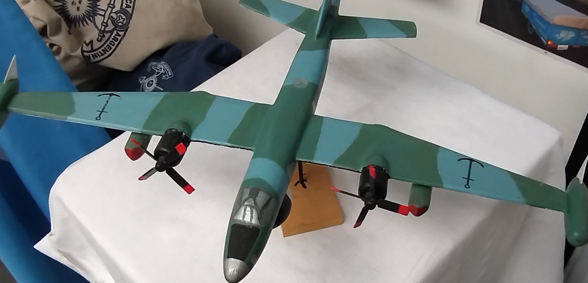 Avión Neptune 2-P-111                   